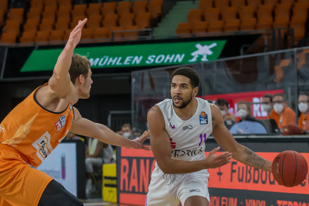 尔遭遇嘘声 尔遭遇嘘声